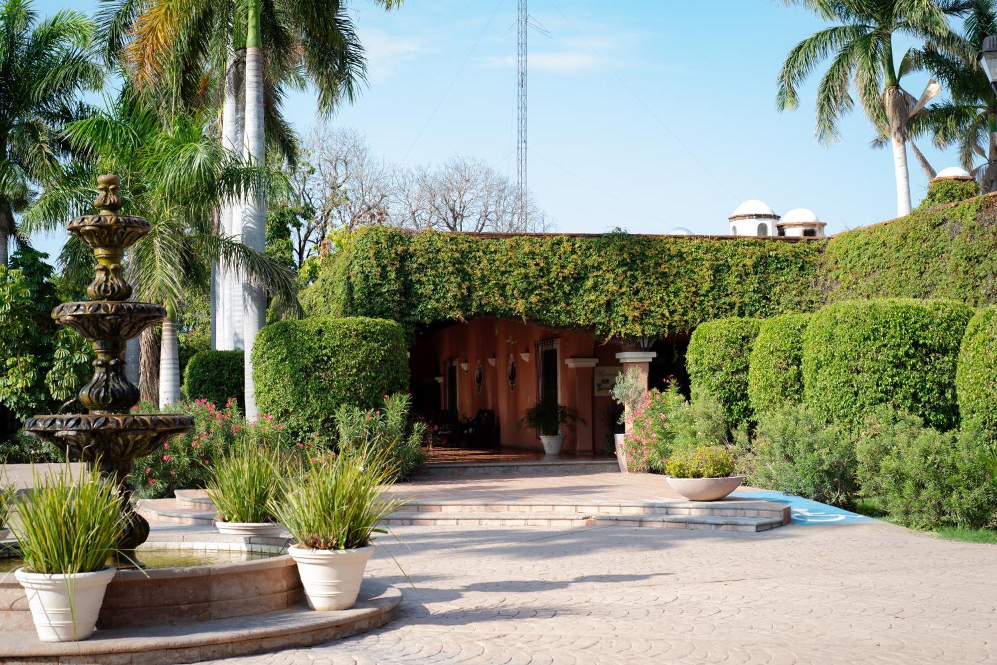 Hotel Hacienda Cazadores Navojoa Exterior photo
