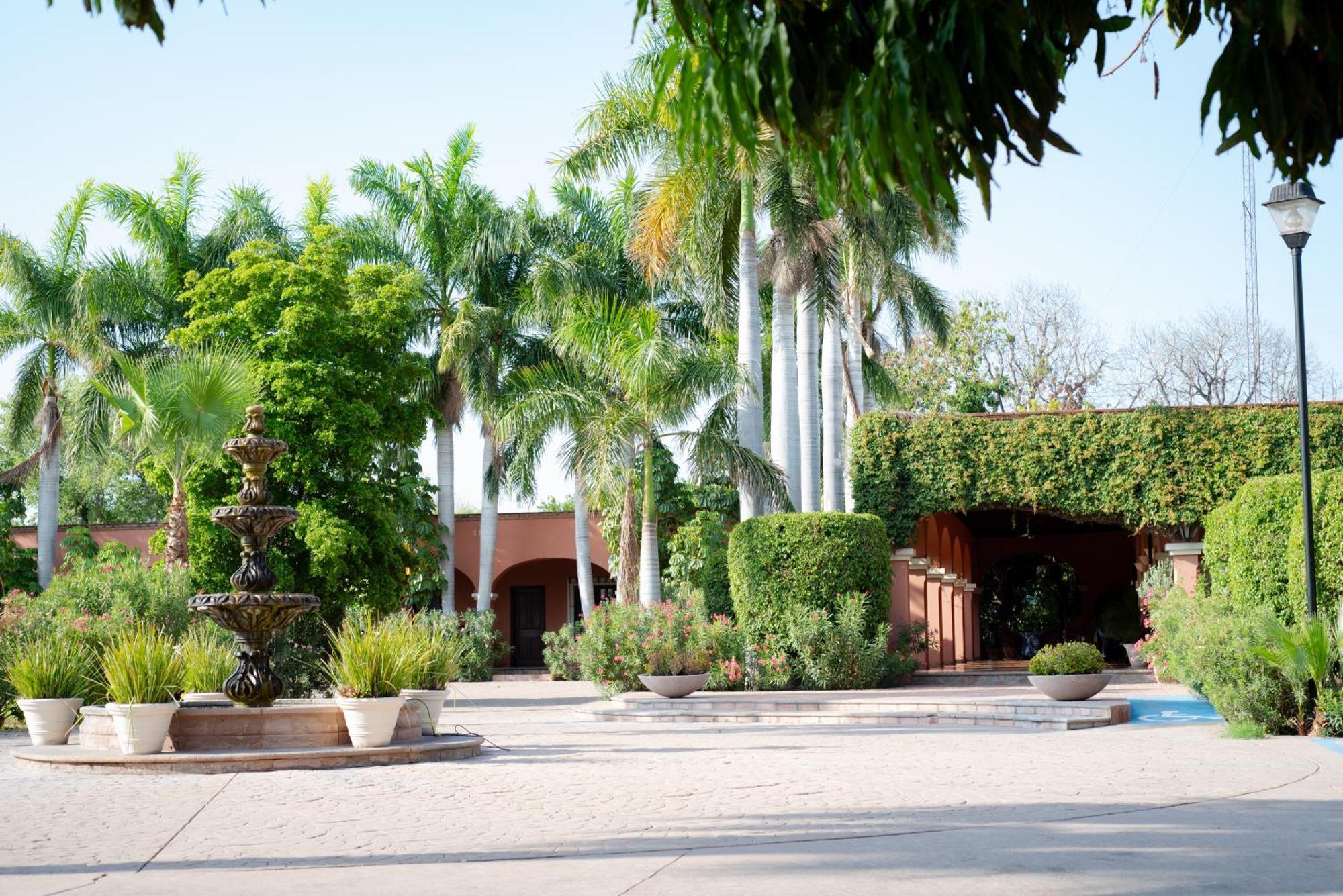 Hotel Hacienda Cazadores Navojoa Exterior photo